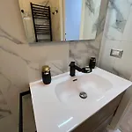 Luxury 23 * Neapel