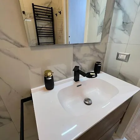 Luxury 23 * Napels