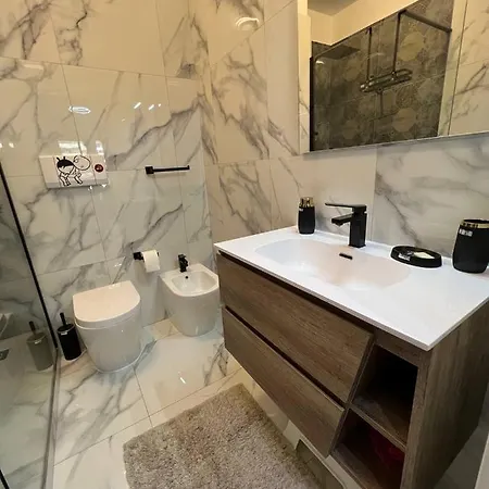 Luxury 23 *