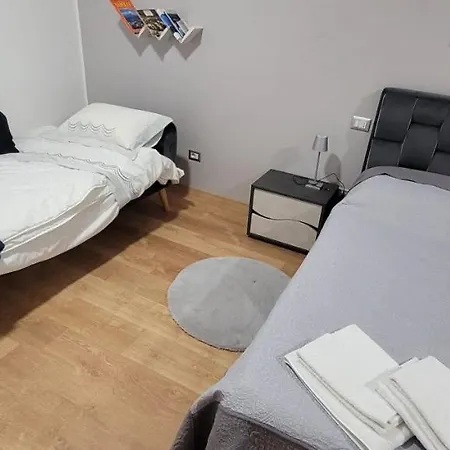 Luxury 23 Apartment